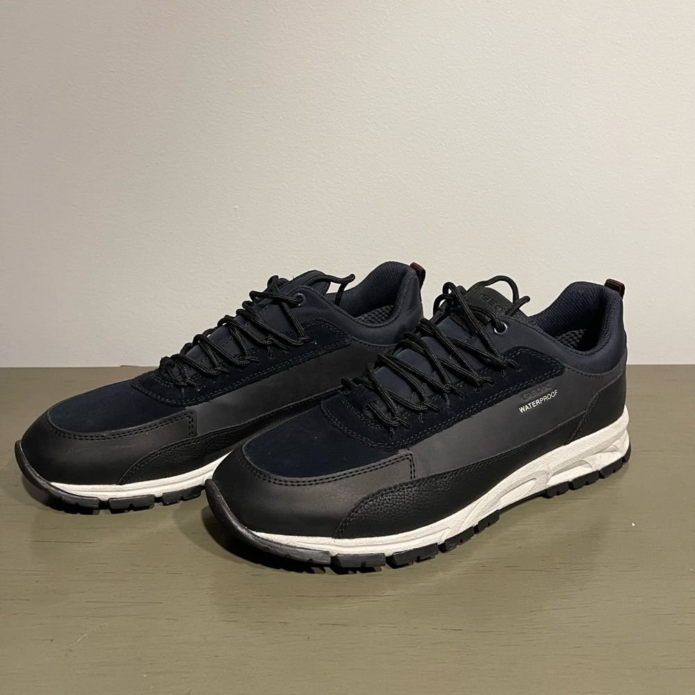Geox Men’s Waterproof low top sneakers